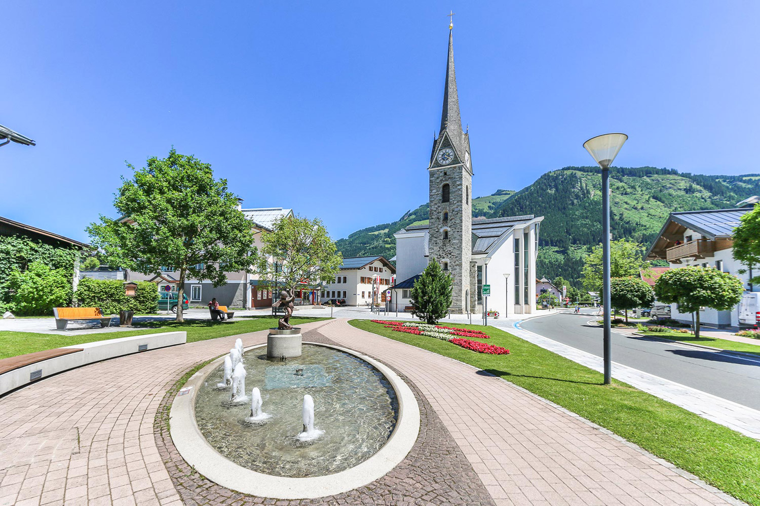 maishofner-dorfplatz.jpg