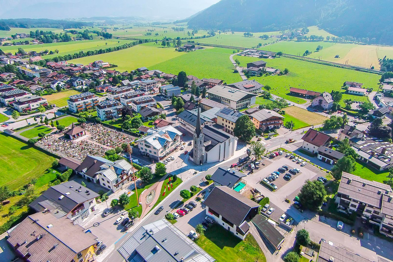 Maishofen im Salzburger Land mit Bergen